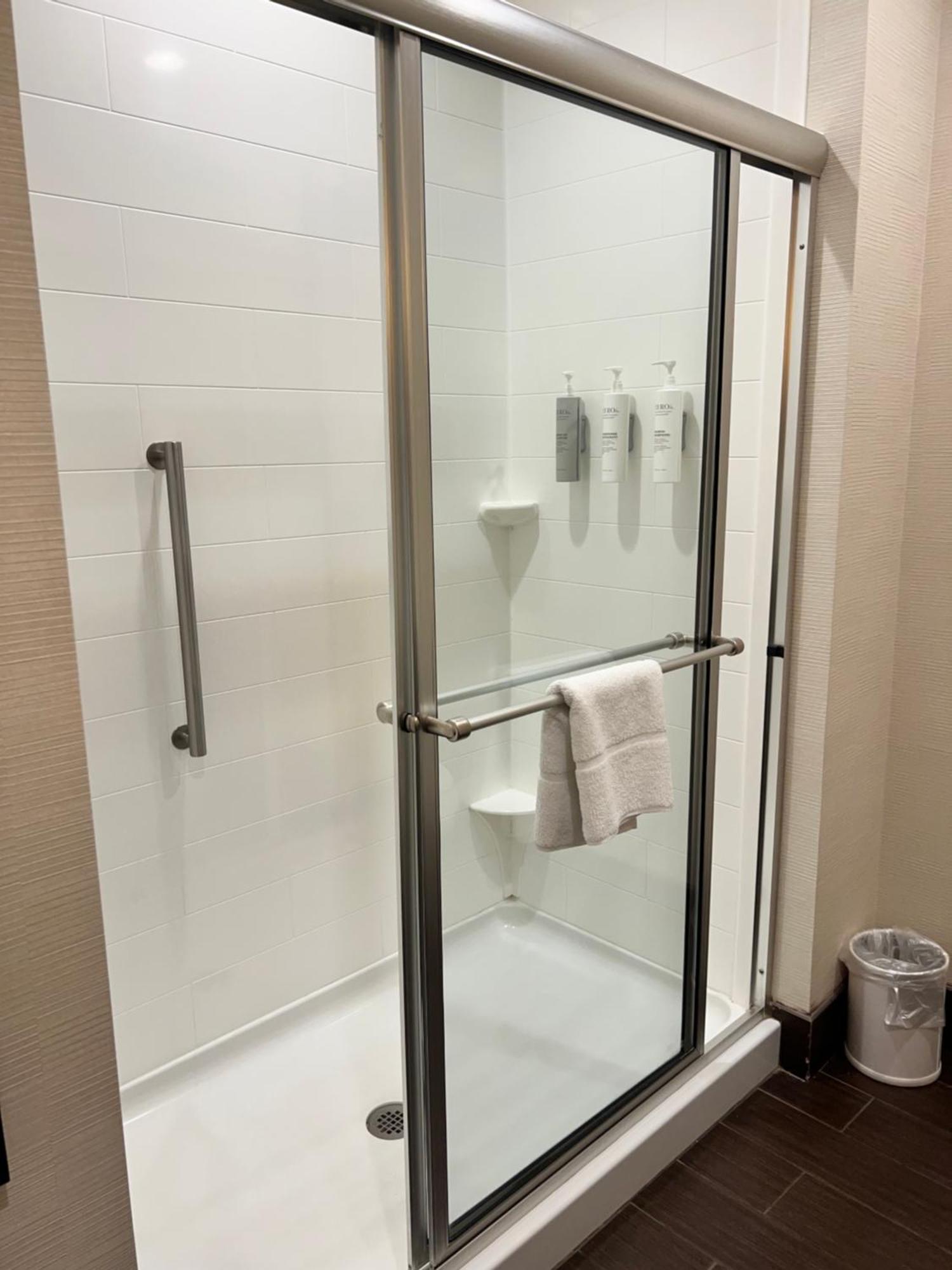 Hampton Inn & Suites Stroudsburg Bartonsville Poconos Bagian luar foto