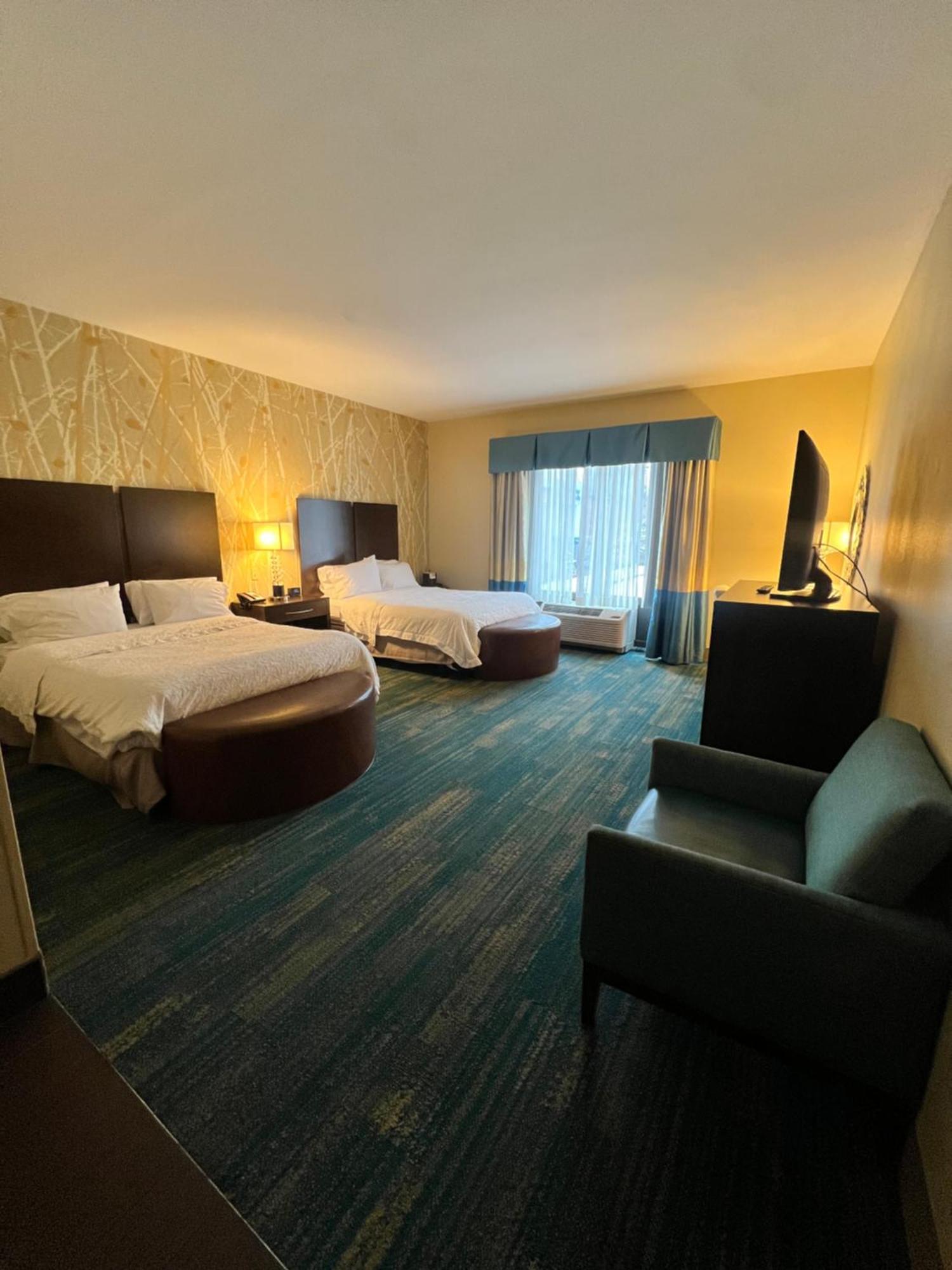 Hampton Inn & Suites Stroudsburg Bartonsville Poconos Bagian luar foto