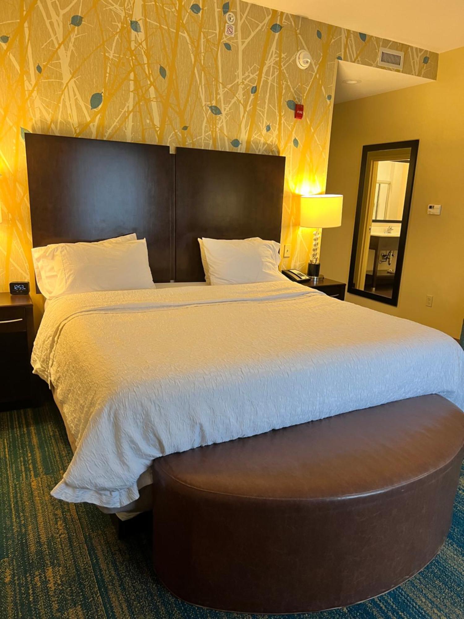 Hampton Inn & Suites Stroudsburg Bartonsville Poconos Bagian luar foto