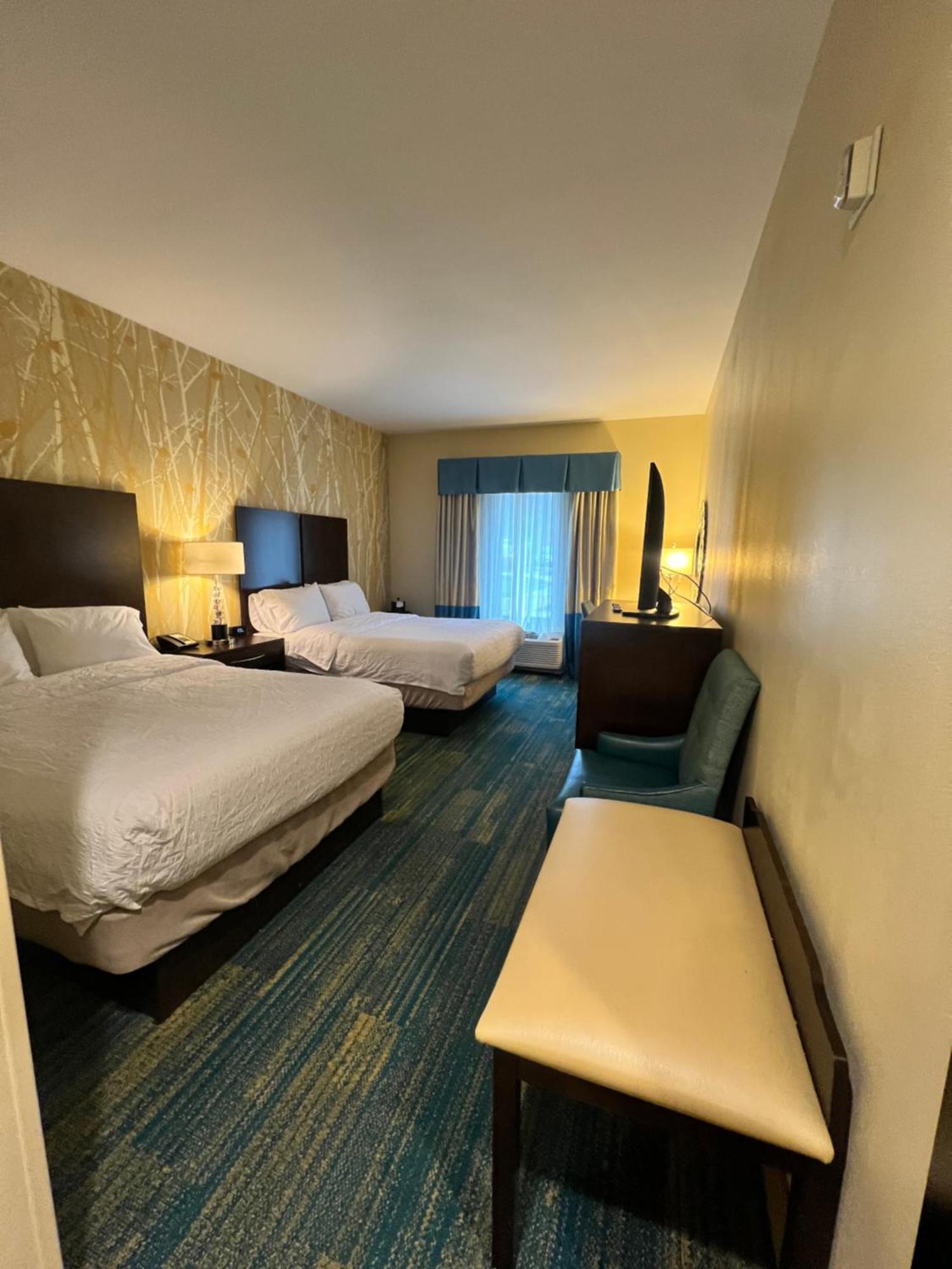 Hampton Inn & Suites Stroudsburg Bartonsville Poconos Bagian luar foto