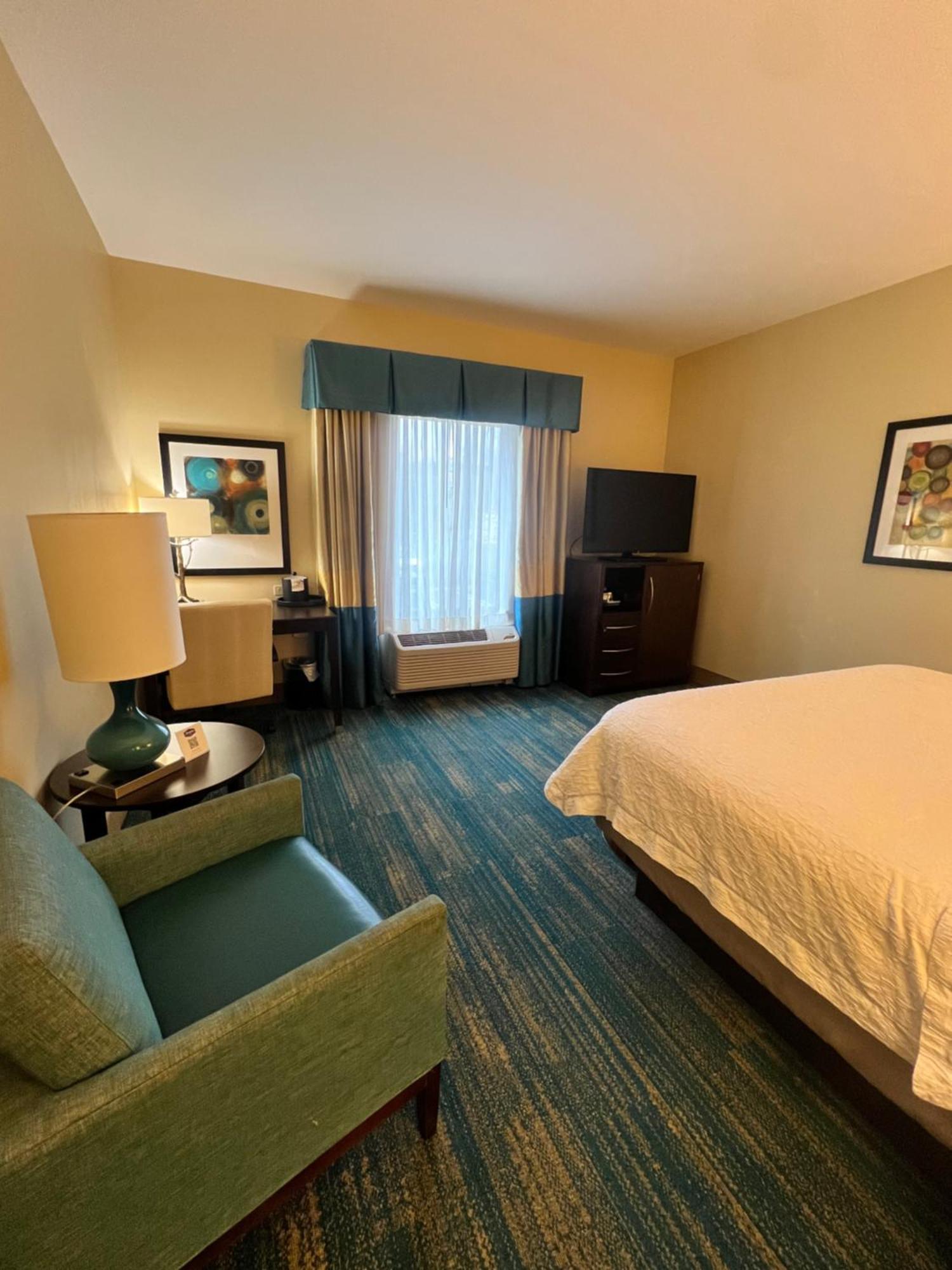 Hampton Inn & Suites Stroudsburg Bartonsville Poconos Bagian luar foto