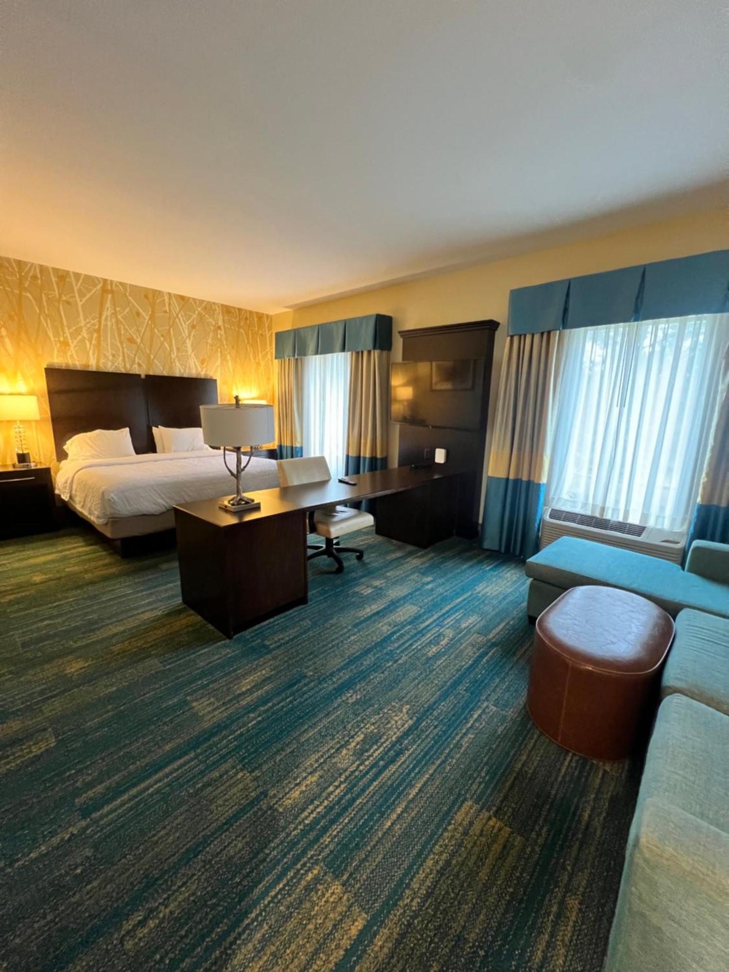 Hampton Inn & Suites Stroudsburg Bartonsville Poconos Bagian luar foto